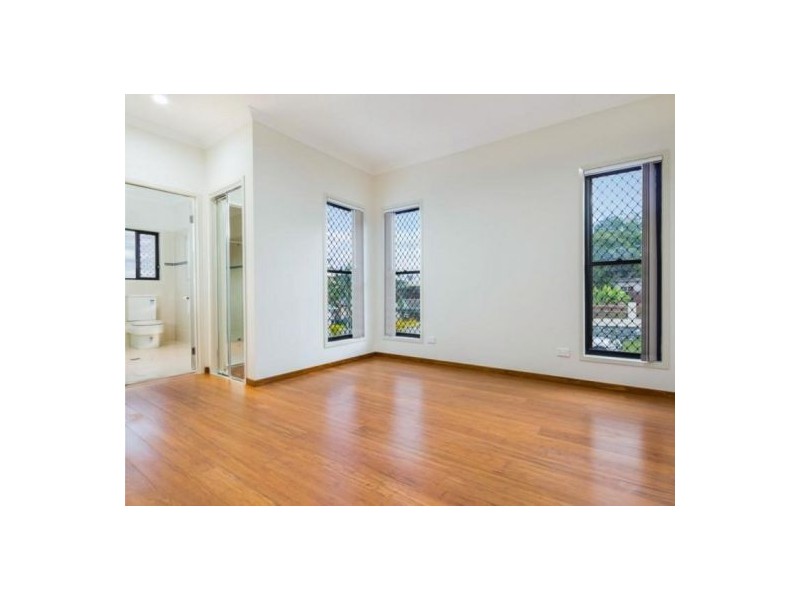 4 Coyne Street, Greenslopes QLD 4120