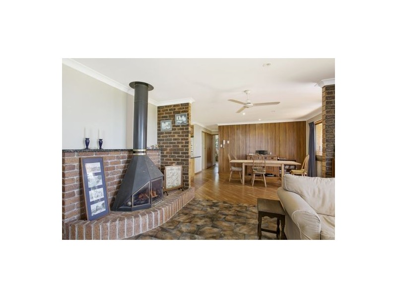 24 Wilson Esplande, Redland Bay QLD 4165