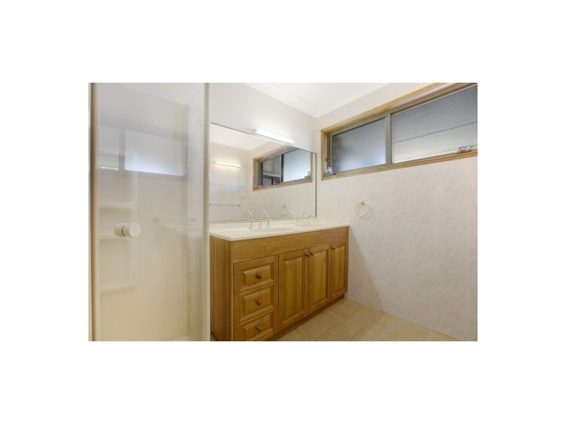 24 Wilson Esplande, Redland Bay QLD 4165