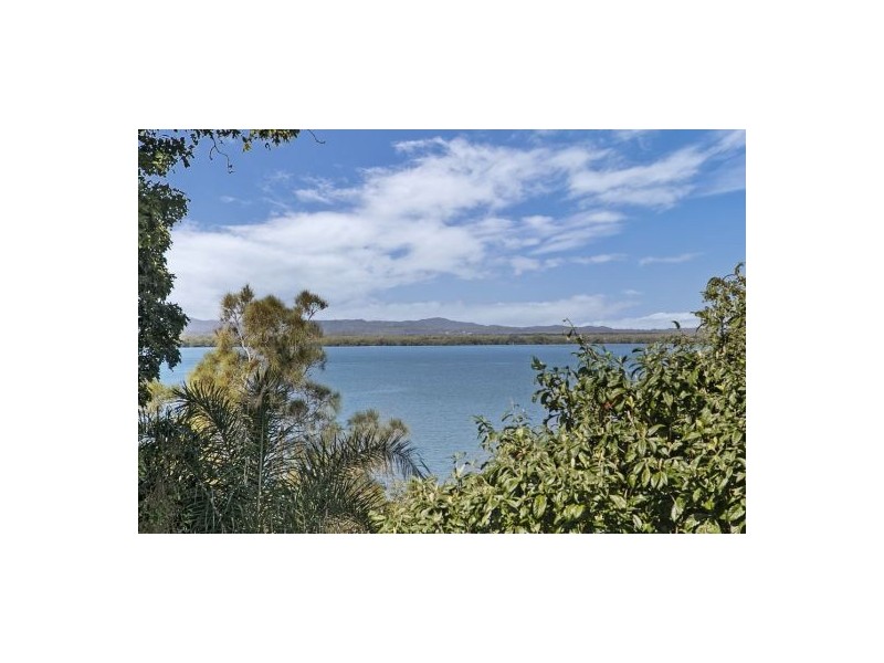 24 Wilson Esplande, Redland Bay QLD 4165