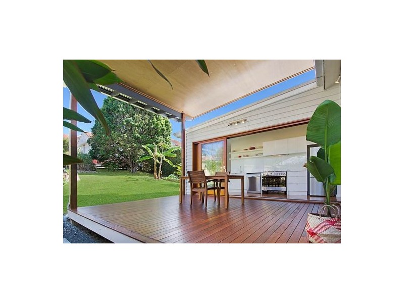 92 Lade Street, Coorparoo QLD 4151