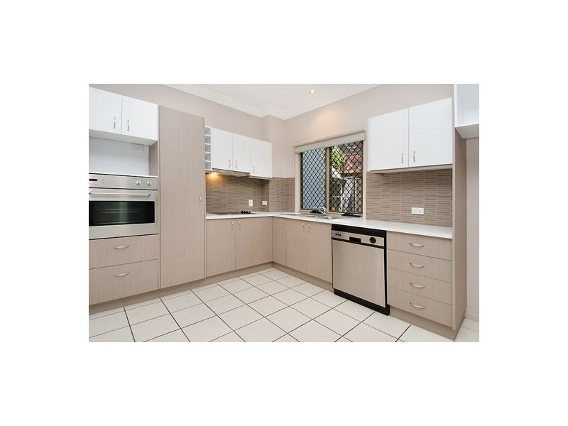 2 / 52 Princess St, Camp Hill QLD 4152