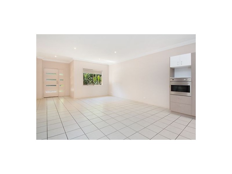 2 / 52 Princess St, Camp Hill QLD 4152