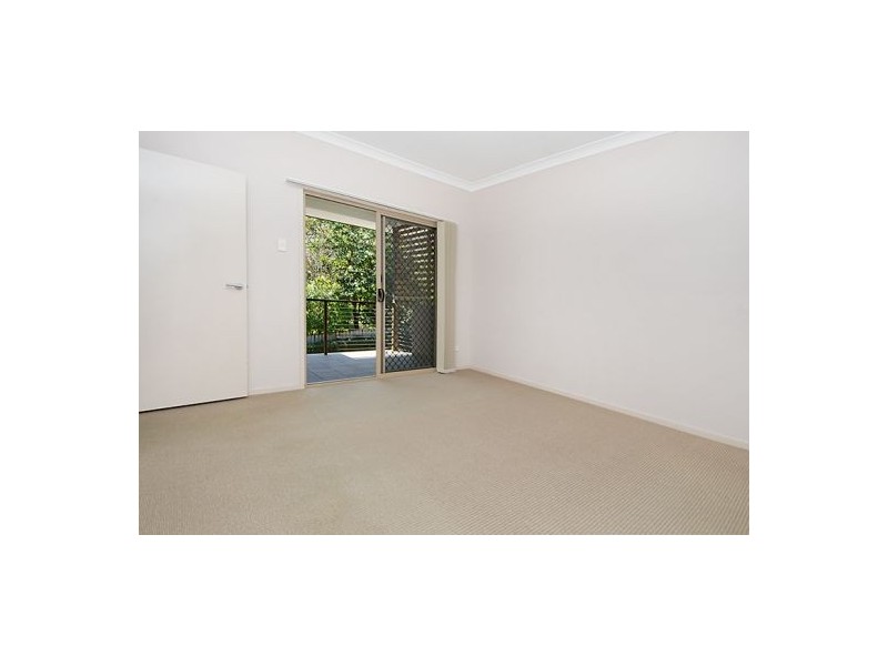 2 / 52 Princess St, Camp Hill QLD 4152
