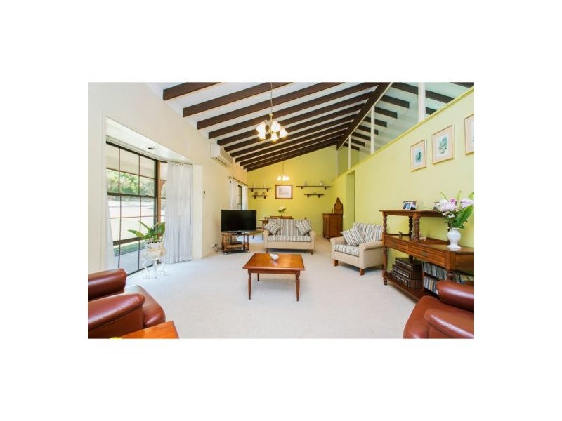 12 Sandringham Street, Mansfield QLD 4122