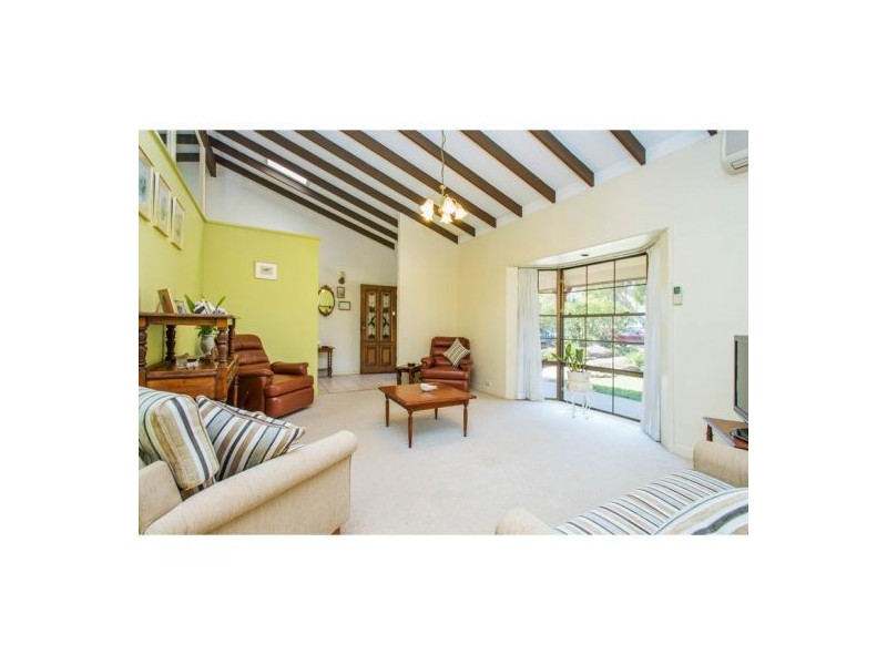 12 Sandringham Street, Mansfield QLD 4122