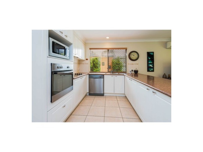 11 O’Connor Cres, Mansfield QLD 4122