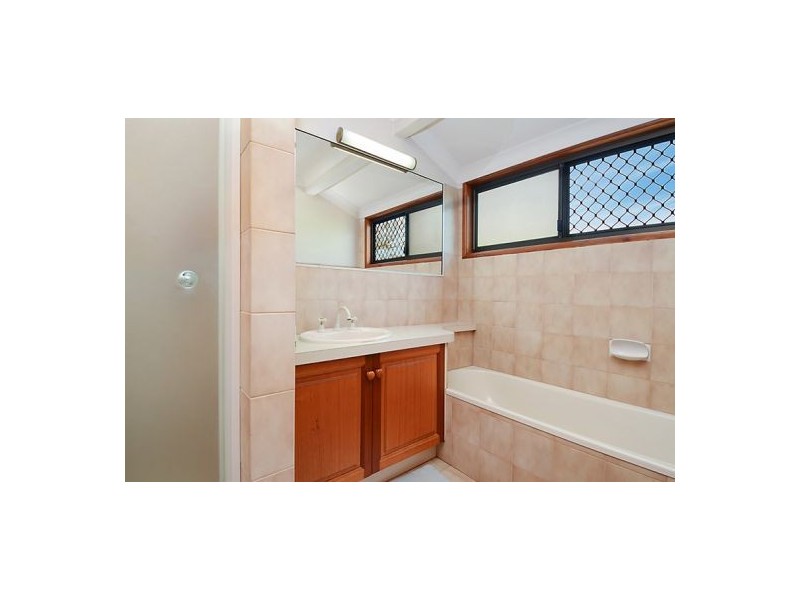 3 Somerset Crt, Carina Heights QLD 4152