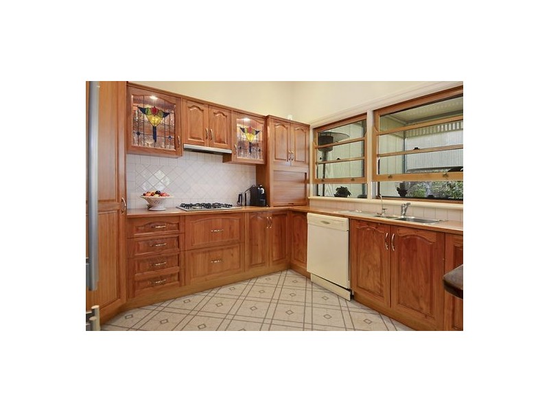 11 Ellena Avenue, Greenslopes QLD 4120