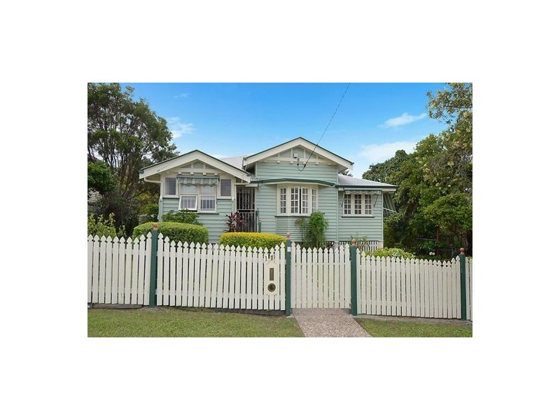 11 Ellena Avenue, Greenslopes QLD 4120