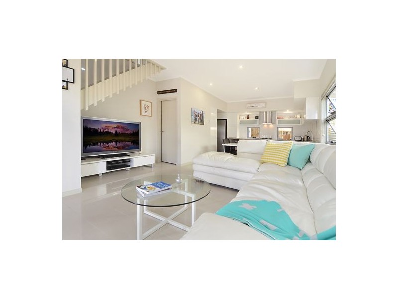 13 Ames St, Coorparoo QLD 4151