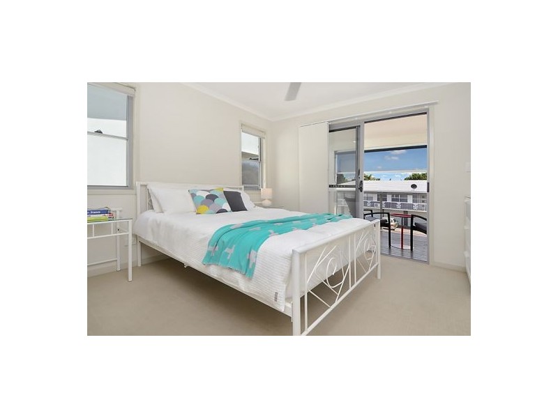 13 Ames St, Coorparoo QLD 4151