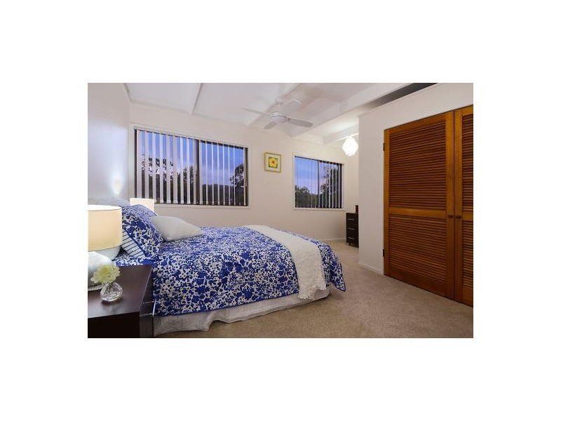 4 Dodwell Street, Holland Park West QLD 4121