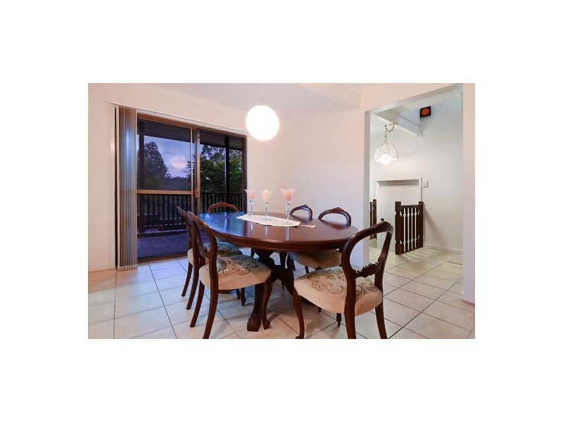 4 Dodwell Street, Holland Park West QLD 4121