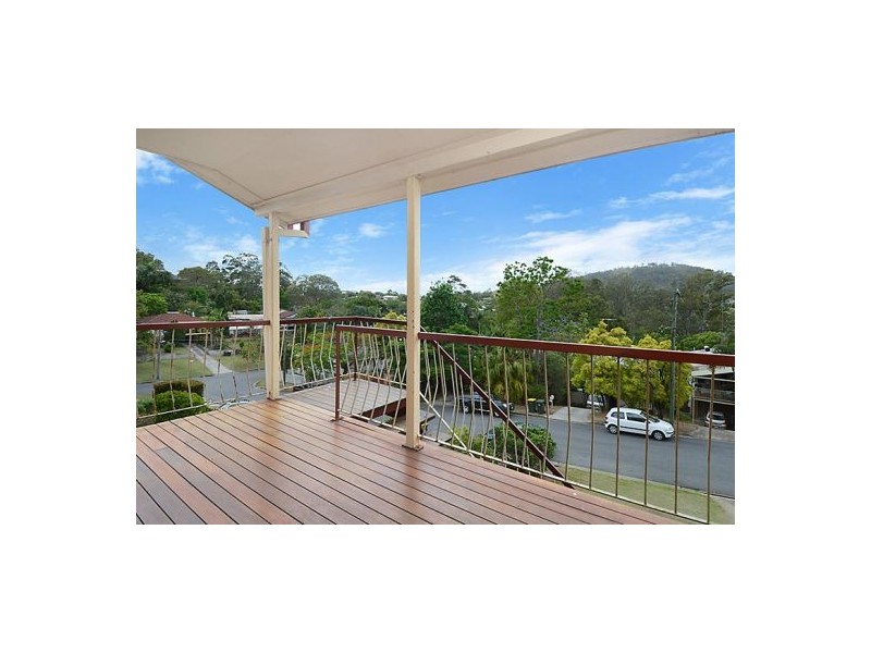 7 Dobbs Street, Holland Park West QLD 4121