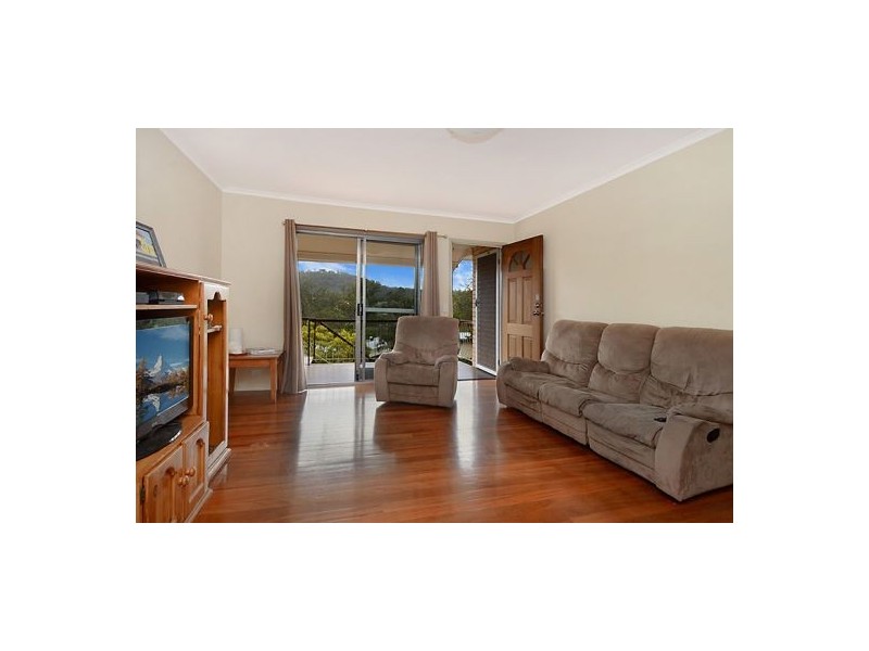 7 Dobbs Street, Holland Park West QLD 4121