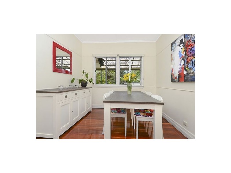 20 Iveagh Ave, Holland Park West QLD 4121