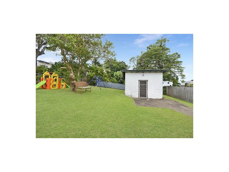 20 Iveagh Ave, Holland Park West QLD 4121
