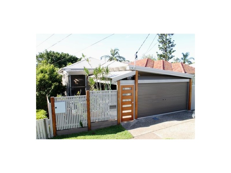 12 Raff Ave, Holland Park QLD 4121