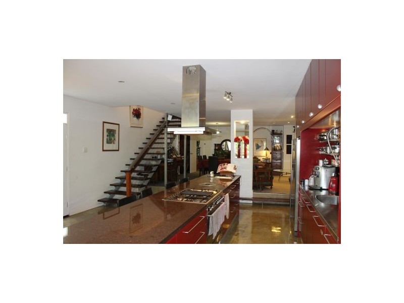 12 Raff Ave, Holland Park QLD 4121