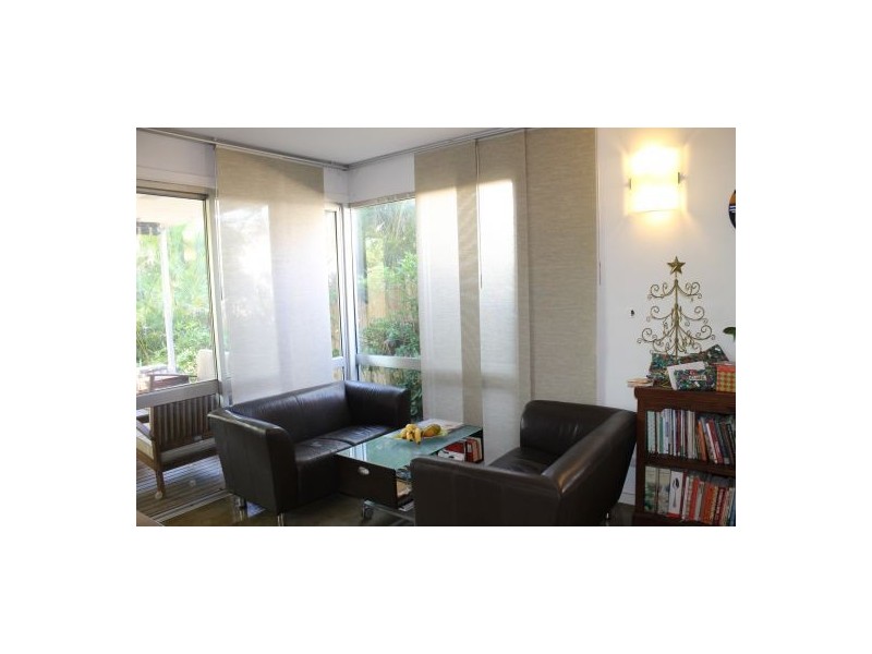 12 Raff Ave, Holland Park QLD 4121