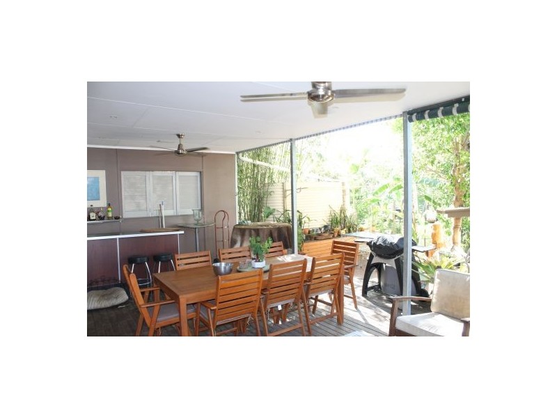 12 Raff Ave, Holland Park QLD 4121