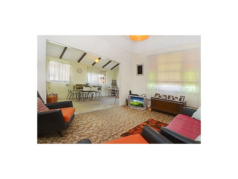 9 Pine St, Wynnum QLD 4178