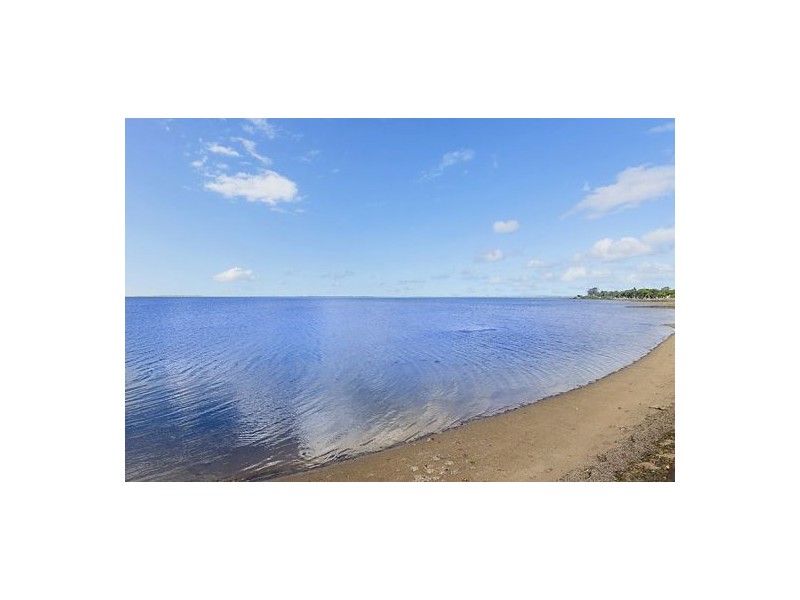 9 Pine St, Wynnum QLD 4178