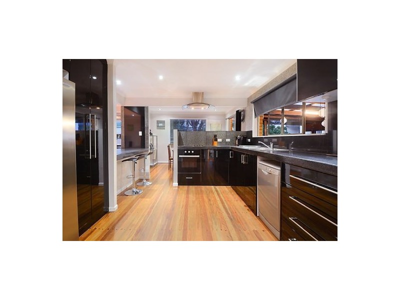 24 Leeton St, Carina QLD 4152