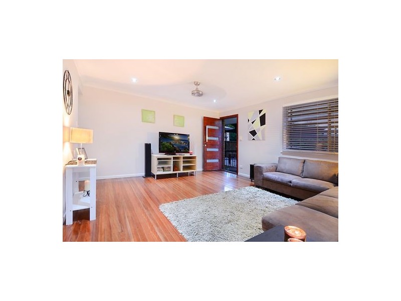 24 Leeton St, Carina QLD 4152