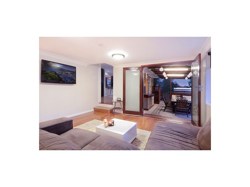 24 Leeton St, Carina QLD 4152