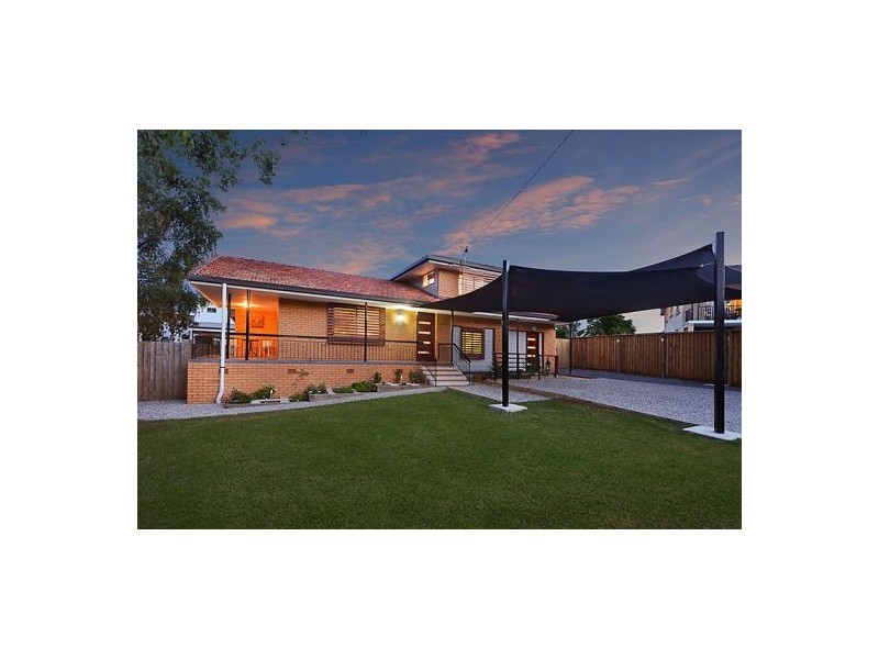 24 Leeton St, Carina QLD 4152