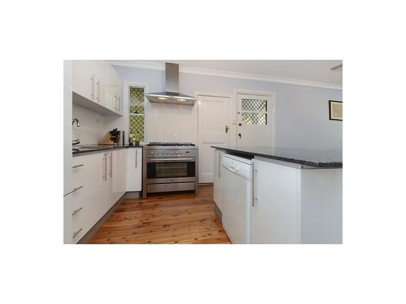 9 Canterbury Street, Mount Gravatt East QLD 4122