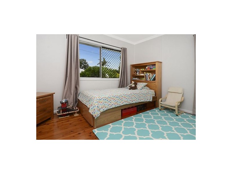 9 Canterbury Street, Mount Gravatt East QLD 4122