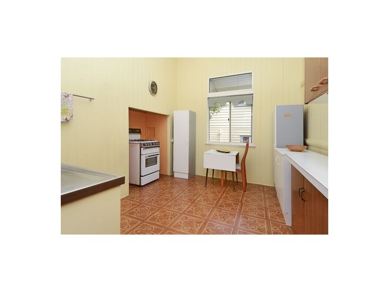 36 Thomas Street, Greenslopes QLD 4120