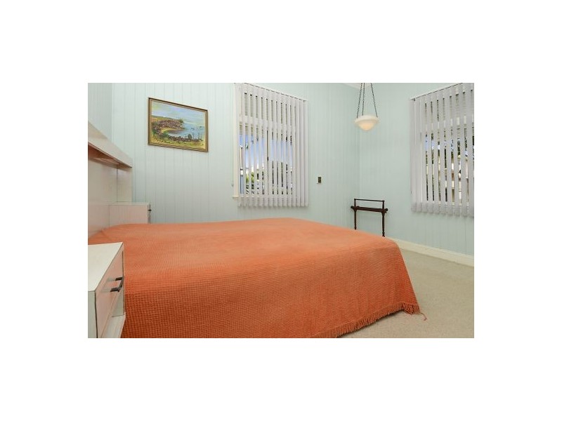 36 Thomas Street, Greenslopes QLD 4120