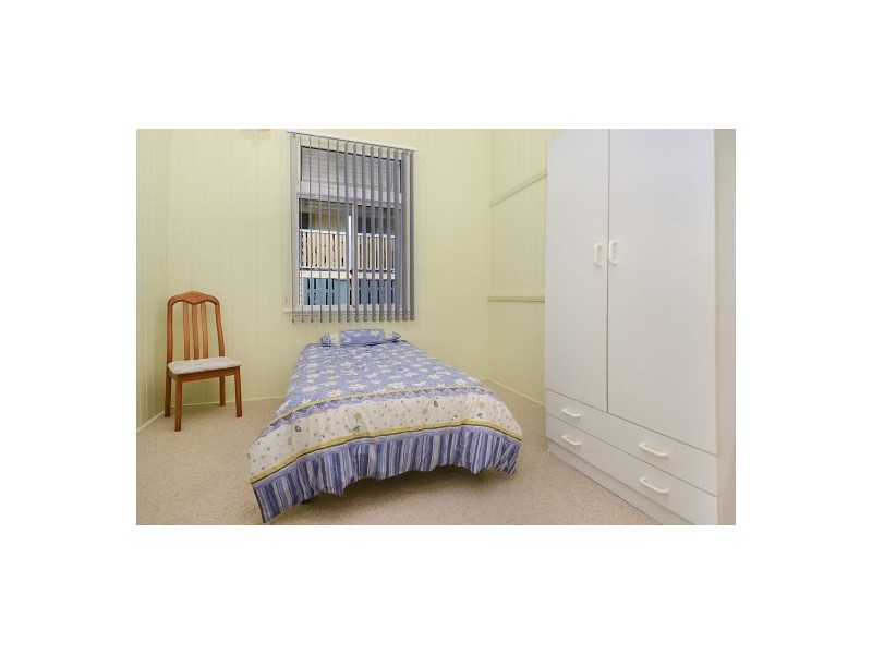 36 Thomas Street, Greenslopes QLD 4120