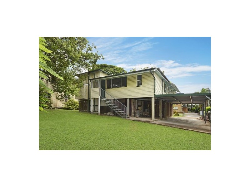 36 Thomas Street, Greenslopes QLD 4120