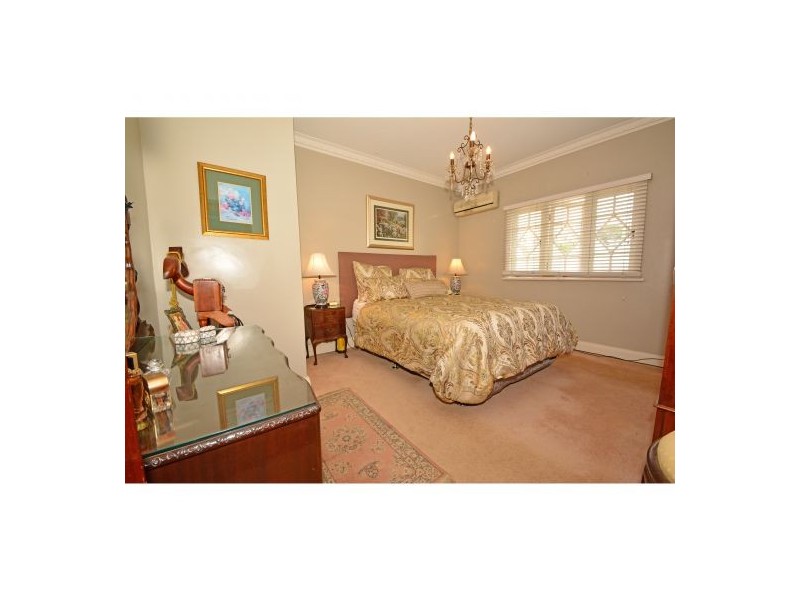 175 Cracknell Road, Tarragindi QLD 4121