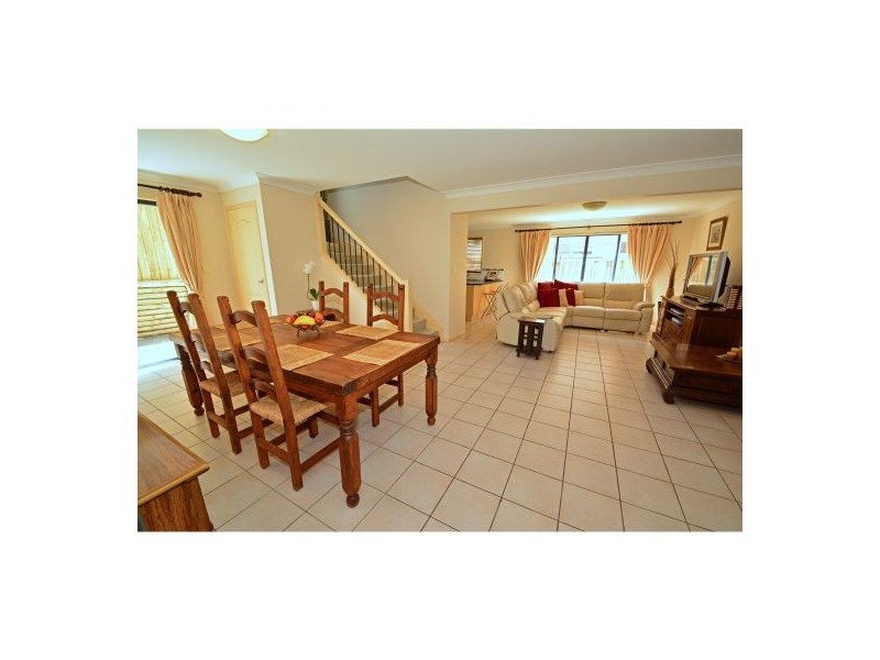 23 Estate Place, Holland Park West QLD 4121