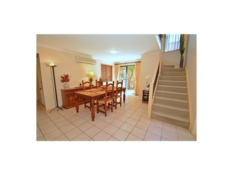 23 Estate Place, Holland Park West QLD 4121