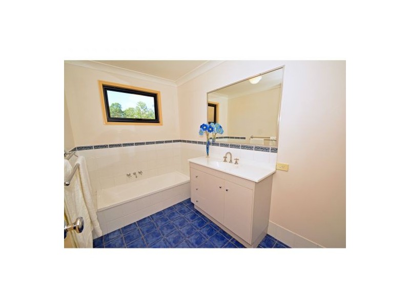 23 Estate Place, Holland Park West QLD 4121