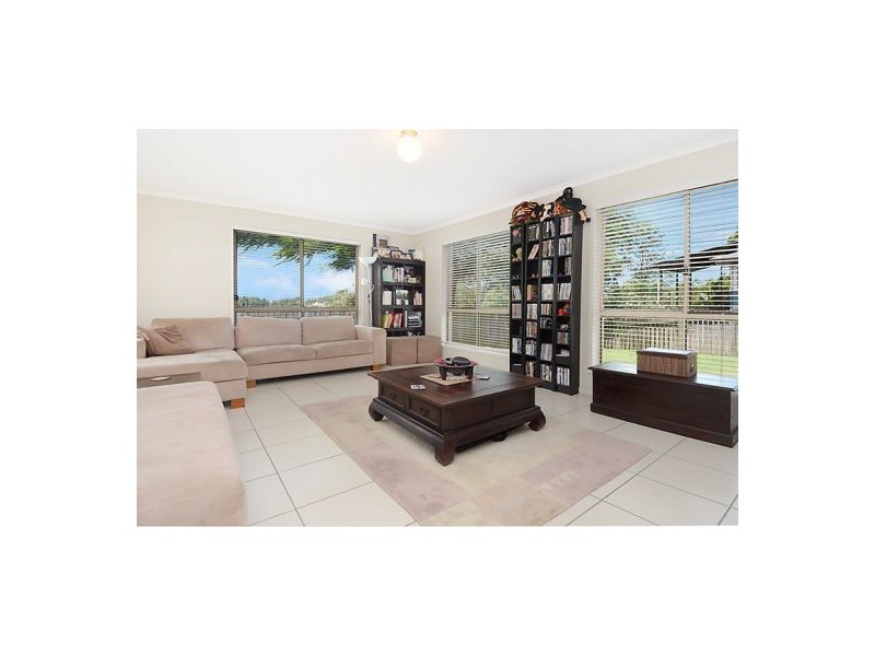 67 Pickthorne Street, Holland Park West QLD 4121