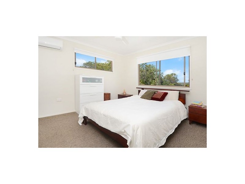 67 Pickthorne Street, Holland Park West QLD 4121