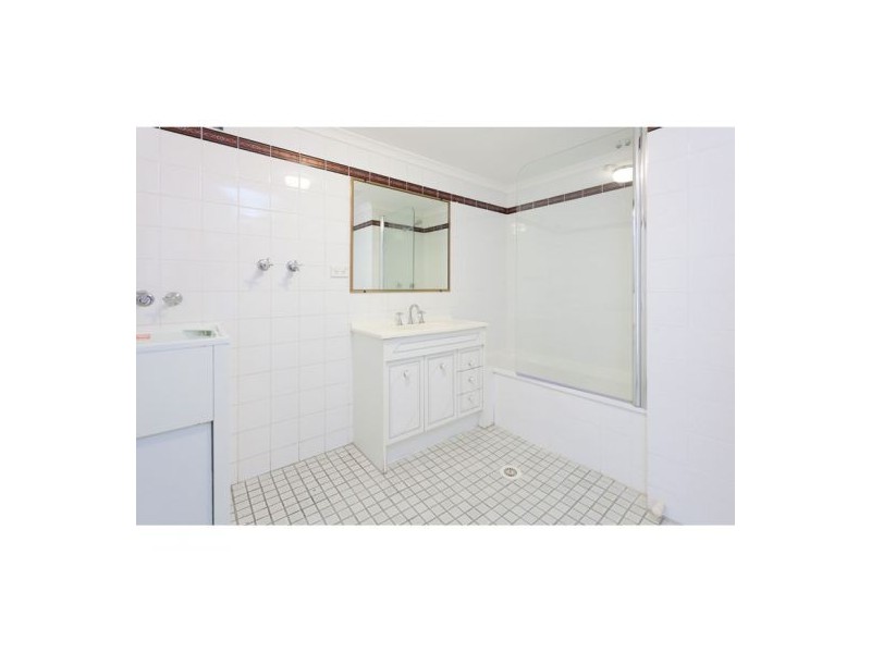10/102 Pembroke Road, Coorparoo QLD 4151