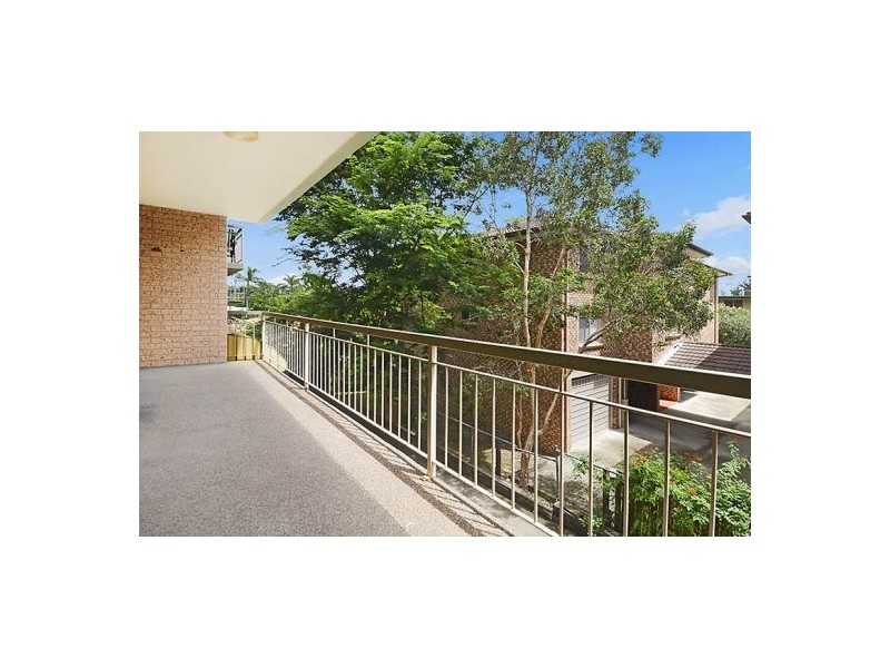 2 / 63 Nicklin Street, Coorparoo QLD 4151