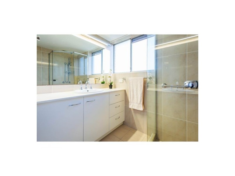 8/6 Mackay Street, Coorparoo QLD 4151