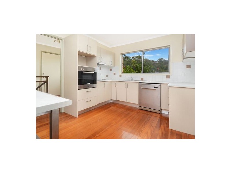 7 Dobbs Street, Holland Park West QLD 4121