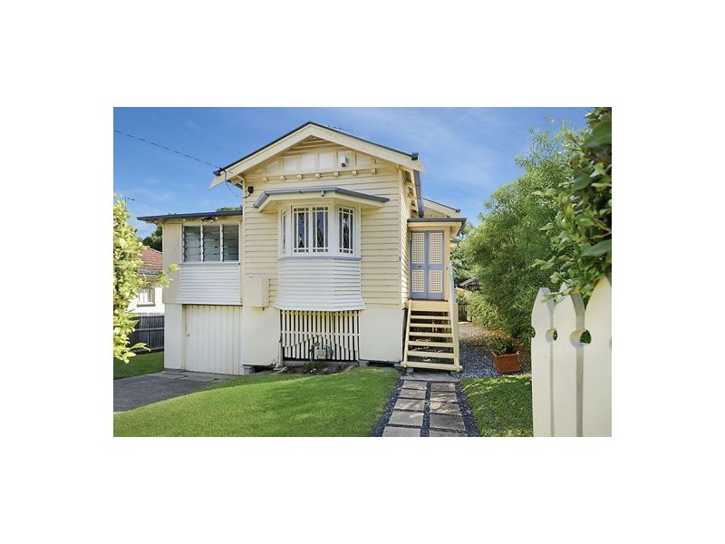 5 Gibson Cres, Holland Park QLD 4121