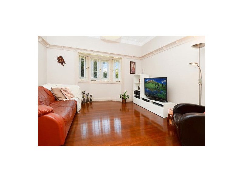 5 Gibson Cres, Holland Park QLD 4121